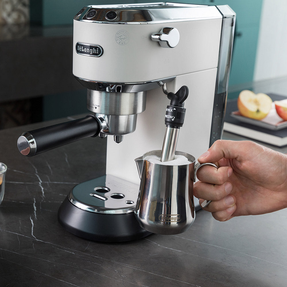 DeLonghi Dedica Style Pump Pump Espresso Coffee Machine, EC685