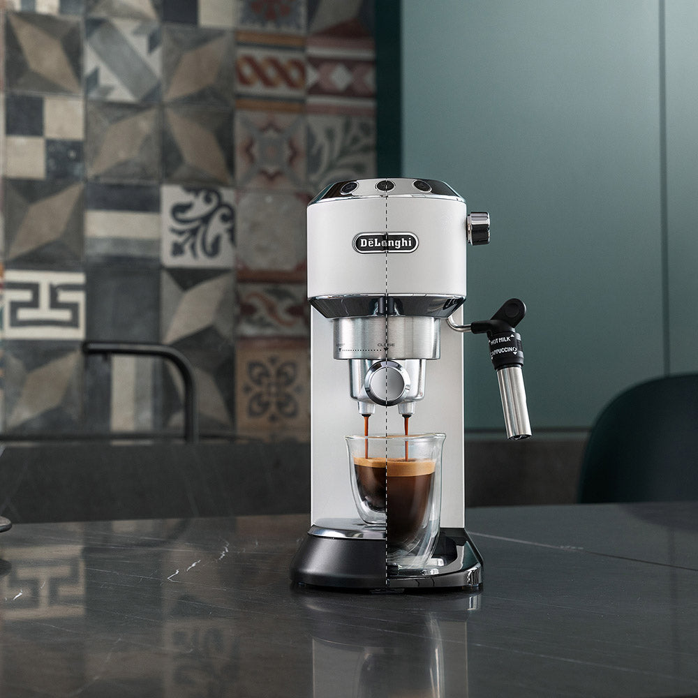 DeLonghi Dedica Style Pump Pump Espresso Coffee Machine, EC685