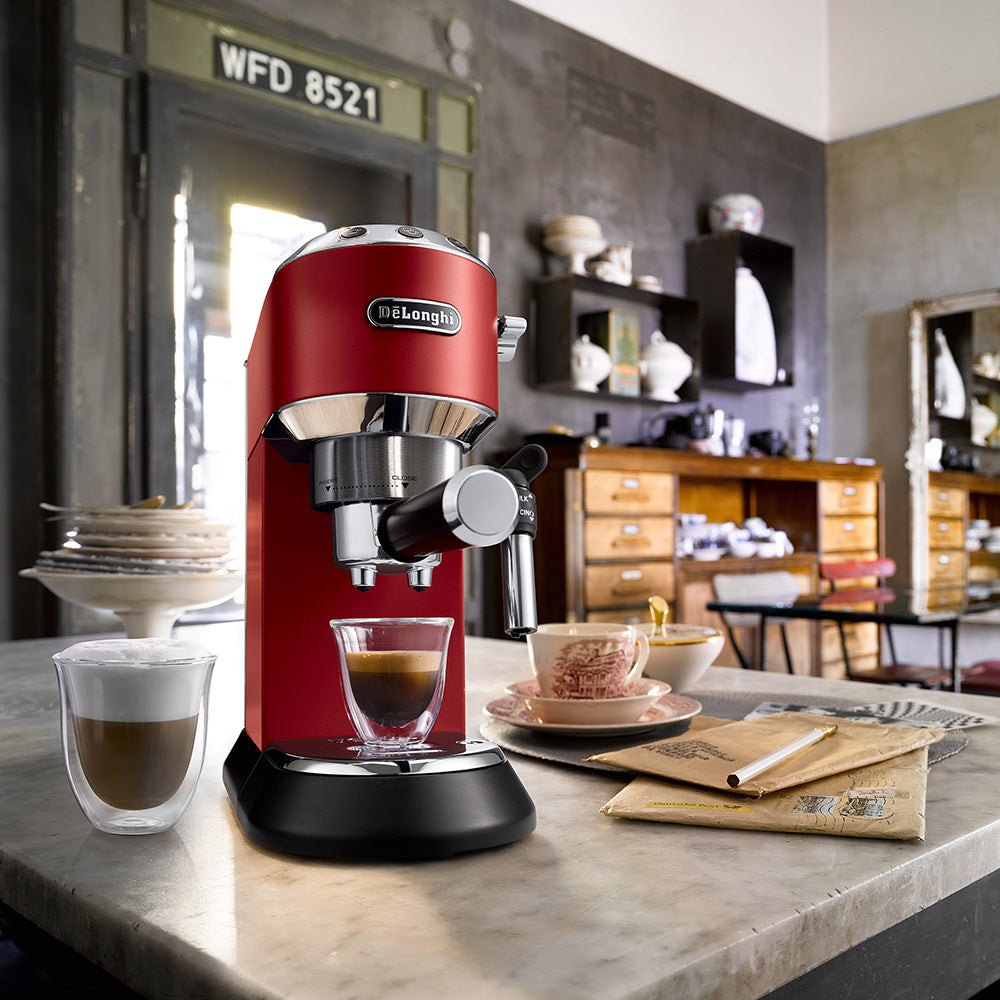 DeLonghi Dedica Style Pump Pump Espresso Coffee Machine, EC685