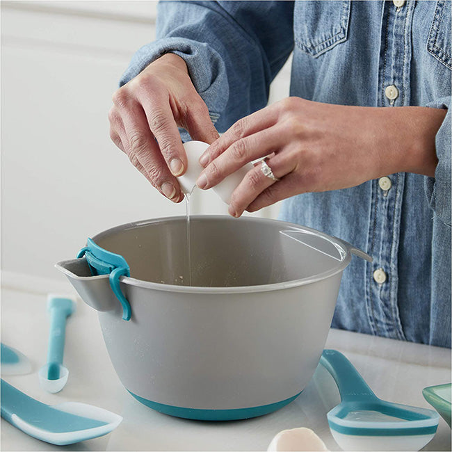 Wilton Versa-Tools Measure & Pour Mixing Bowl, 1.9L