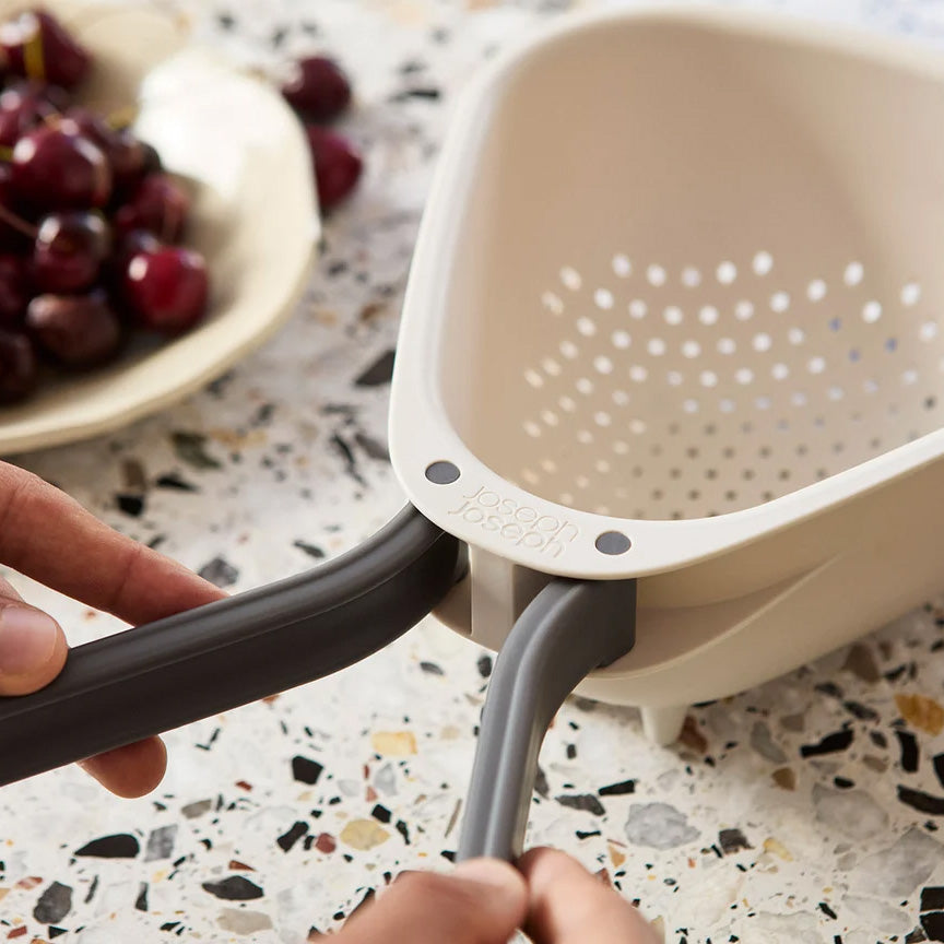 Joseph Joseph Droplet Large Colander with Folding Handle