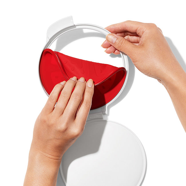 OXO Cut & Keep Silicone Tomato Saver
