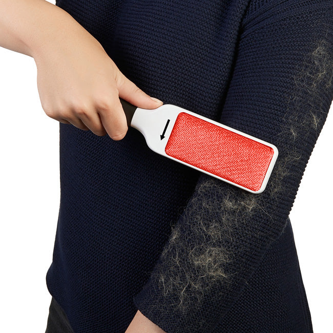 OXO Good Grips Furlifter Self Cleaning Garment Brush
