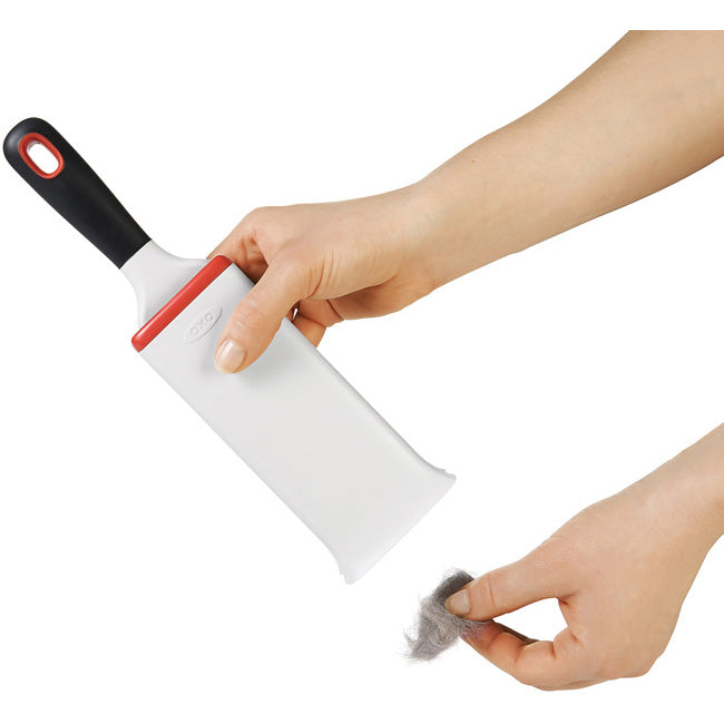 OXO Good Grips Furlifter Self Cleaning Garment Brush
