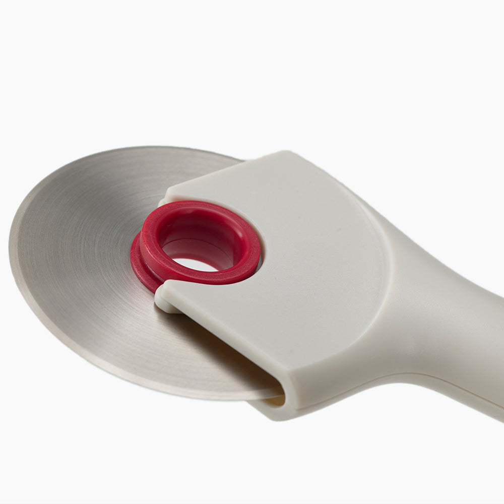 Joseph Joseph Ringo™ Easy-Clean Pizza Cutter