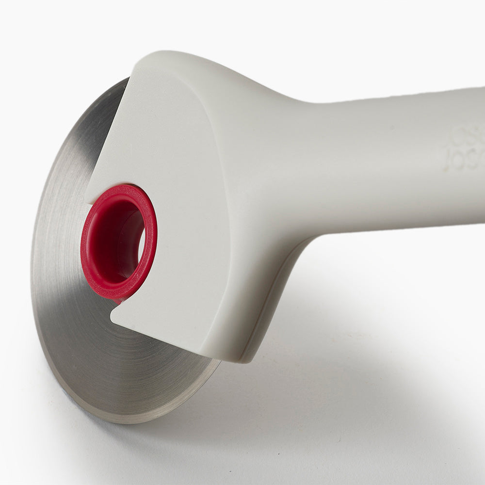 Joseph Joseph Ringo™ Easy-Clean Pizza Cutter