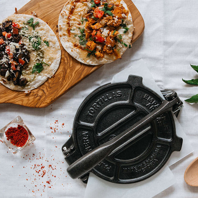 Victoria Seasoned Cast Iron Tortilla Press, 20cm