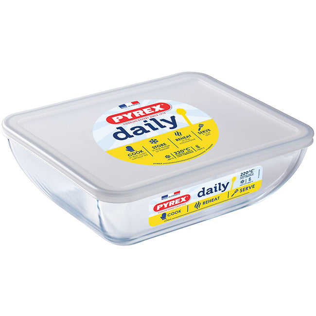 Pyrex Daily Square Dish With Plastic Lid, 2L