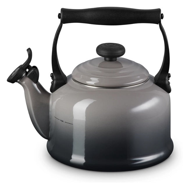 Le Creuset Traditional Whistling Kettle, 2.1L