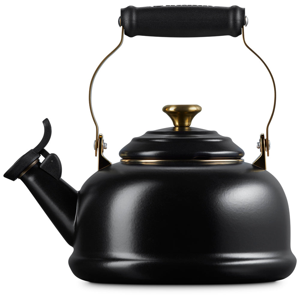 Le Creuset Classic Whistling Stovetop Kettle With Gold Knob, 1.6L