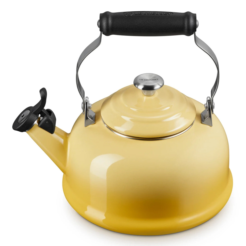 Le Creuset Whistling Stovetop Kettle With Stainless Steel Knob, 1.6L