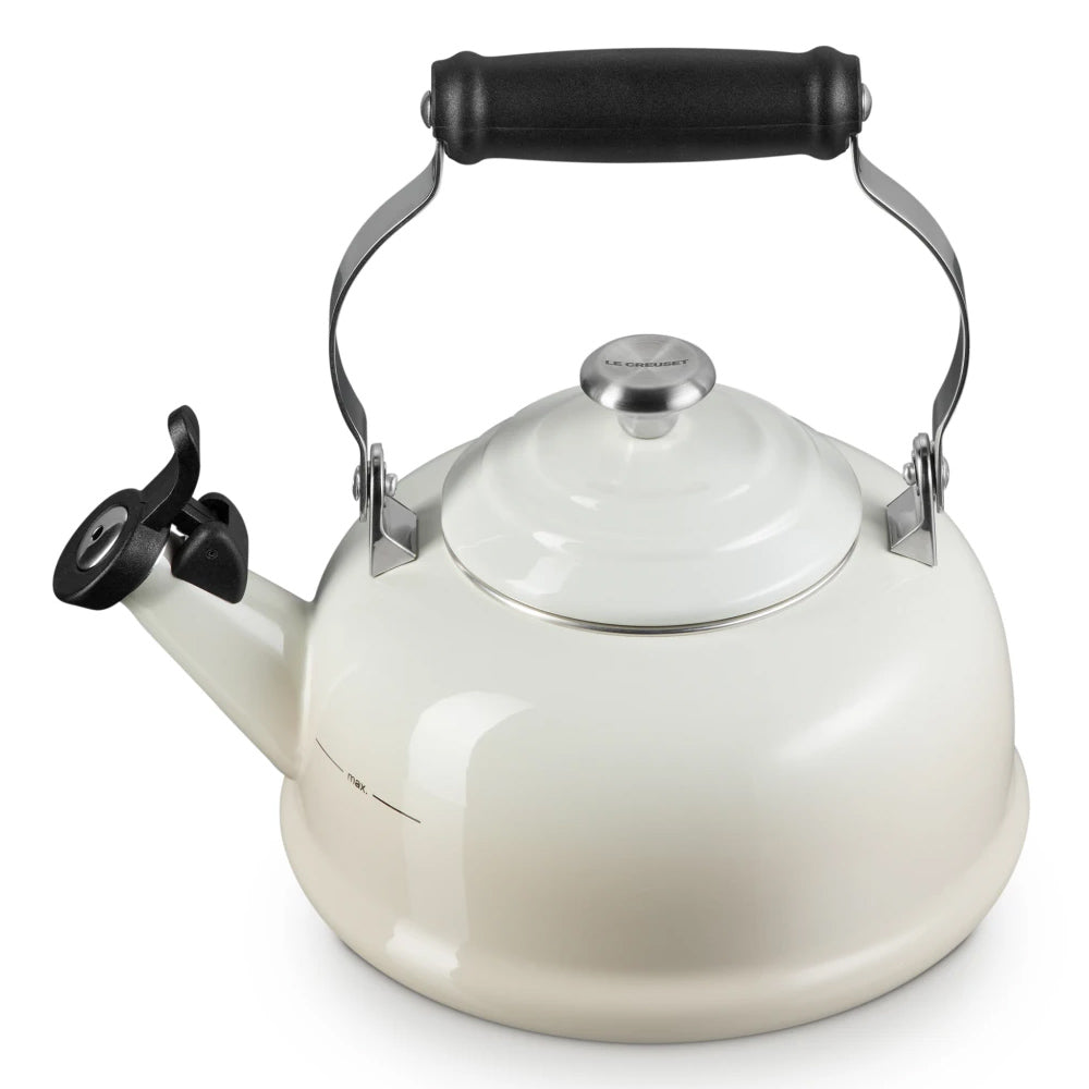 Le Creuset Whistling Stovetop Kettle With Stainless Steel Knob, 1.6L