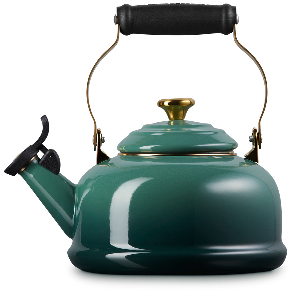 Le Creuset Classic Whistling Stovetop Kettle With Gold Knob, 1.6L