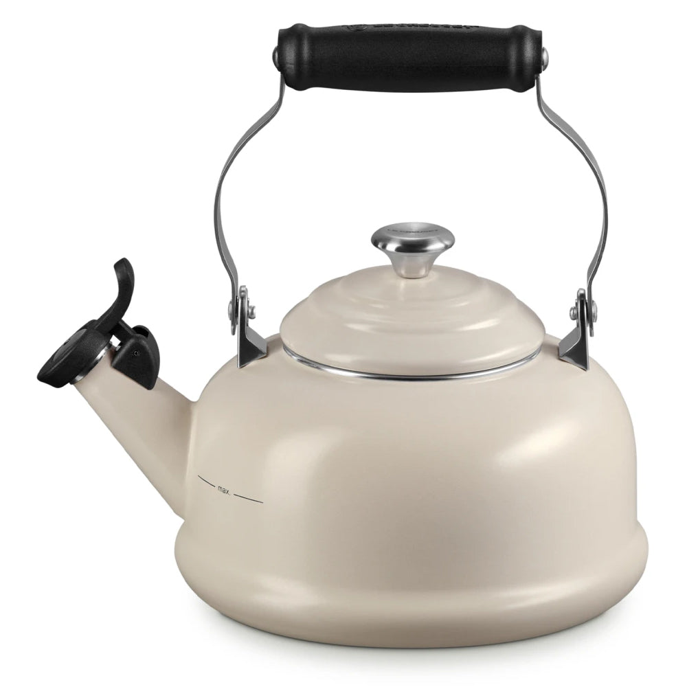 Le Creuset Whistling Stovetop Kettle With Stainless Steel Knob, 1.6L