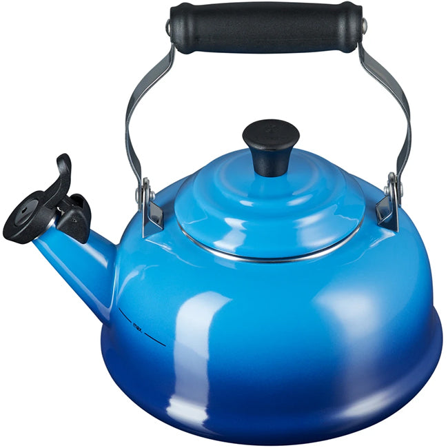 Le Creuset Whistling Stovetop Kettle, 1.6L