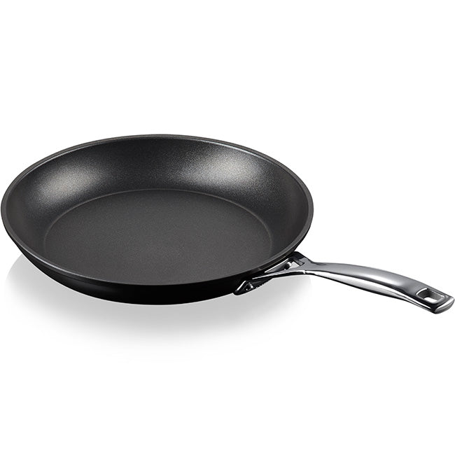 Le Creuset Toughened Non-Stick Shallow Frying Pan