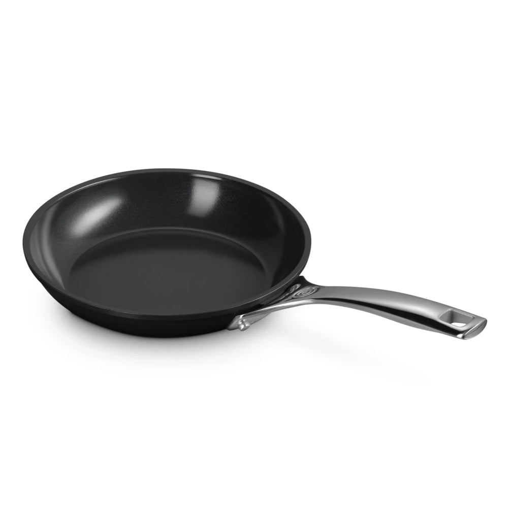 Le Creuset Essential Non-Stick Ceramic Frying Pan