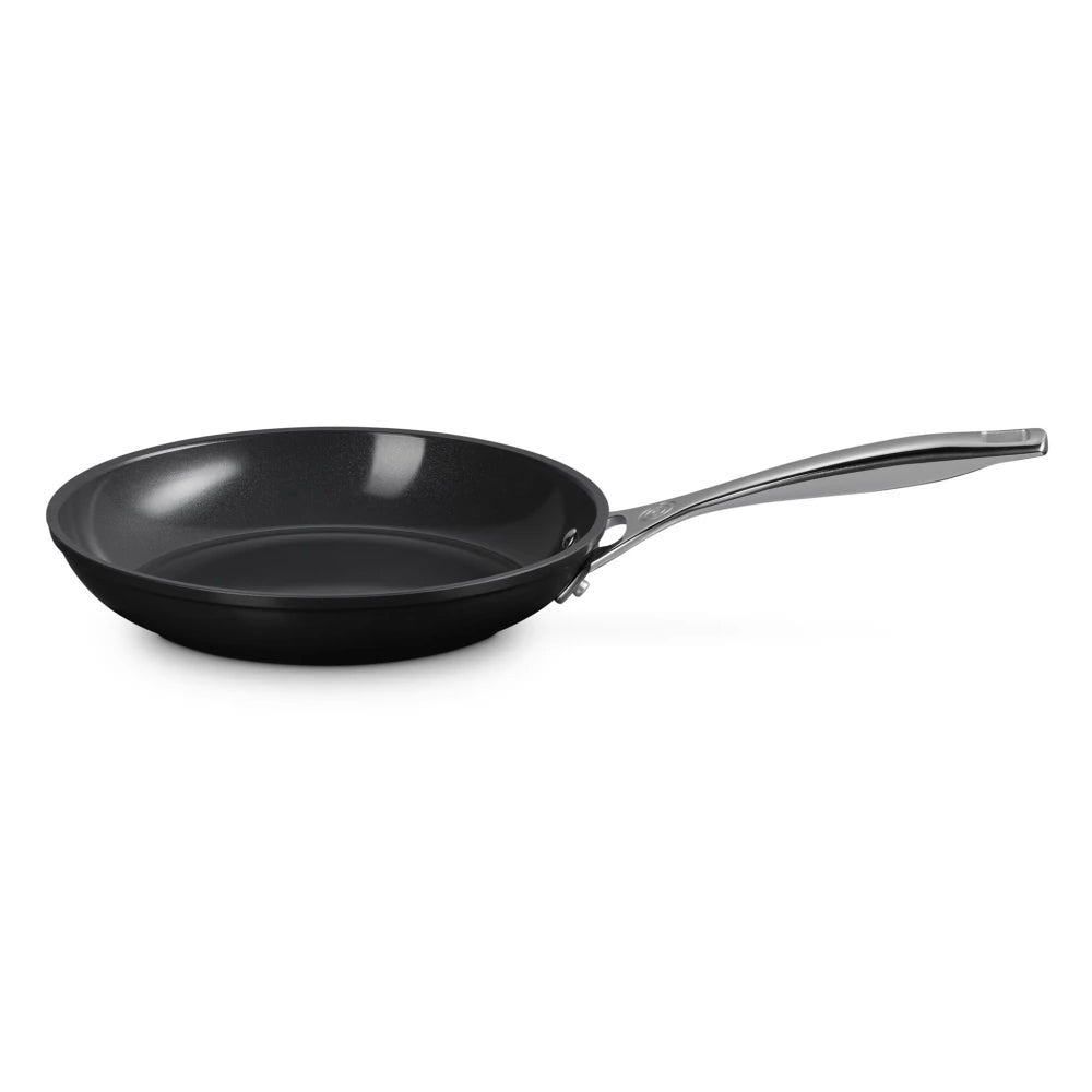 Le Creuset Essential Non-Stick Ceramic Frying Pan