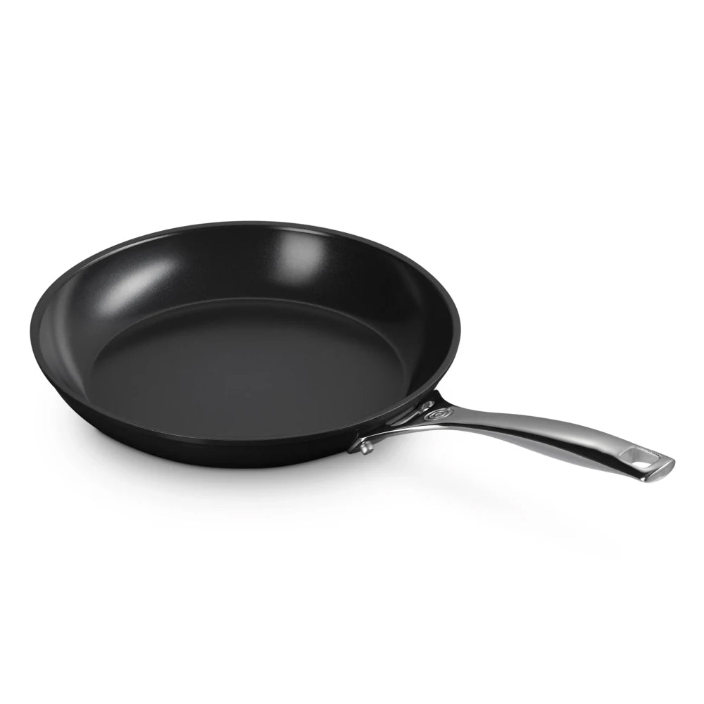 Le Creuset Essential Non-Stick Ceramic Frying Pan