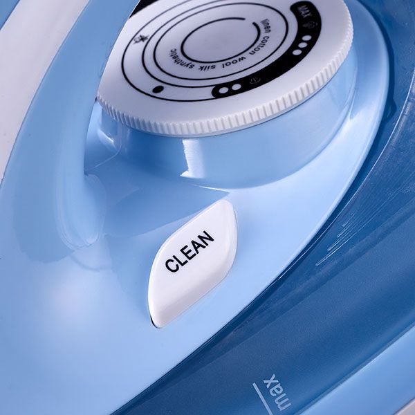 Russell Hobbs Easy-Glide Steam & Spray Iron