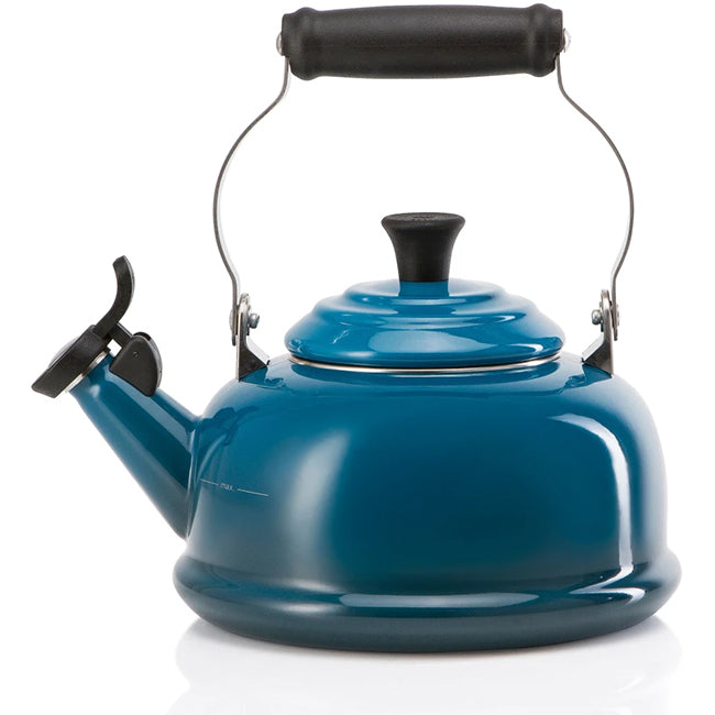 Le Creuset Whistling Stovetop Kettle, 1.6L