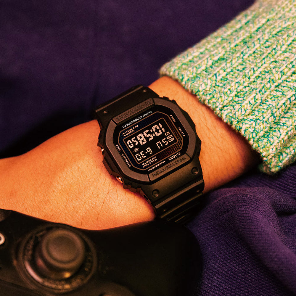 Casio G-Shock Men's 200m Digital Wrist Watch, DW-5600RW-1DR