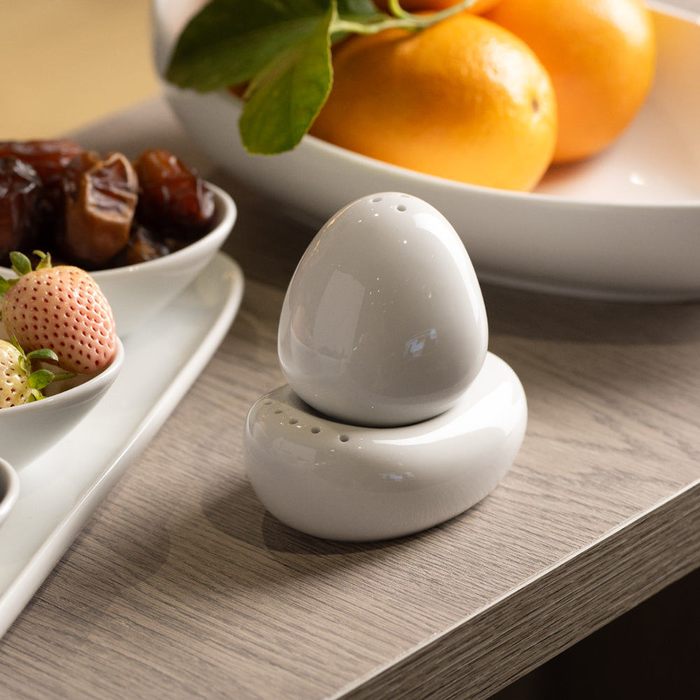 Omada Irregular Salt and Pepper Shakers