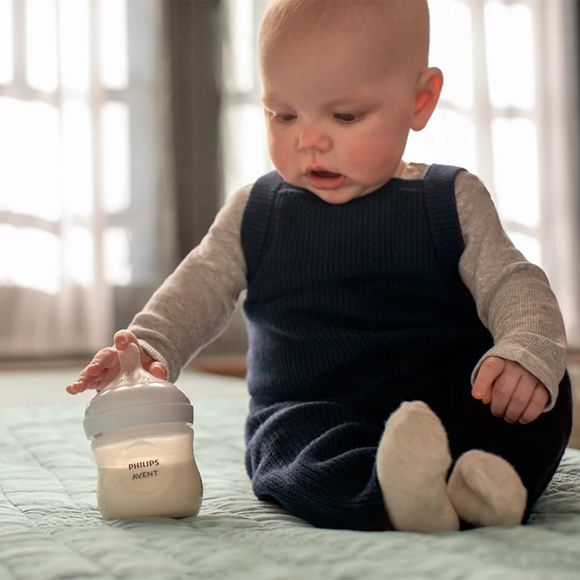 Avent Natural Response 4pc Newborn Gift Set