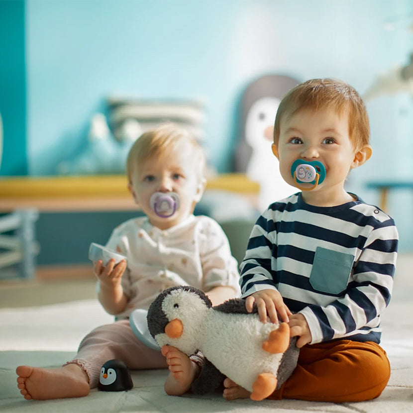 Avent Set Of 2 Ultra Air Pacifiers, Penguin & Turtle (6-18m)