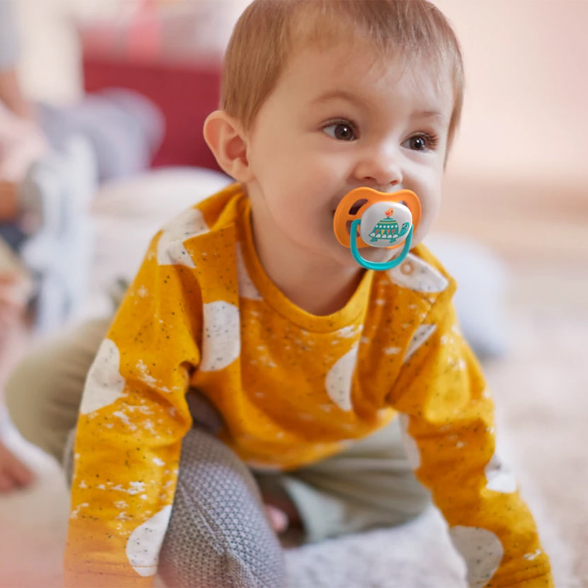 Avent Set Of 2 Ultra Air Pacifiers, Penguin & Turtle (6-18m)