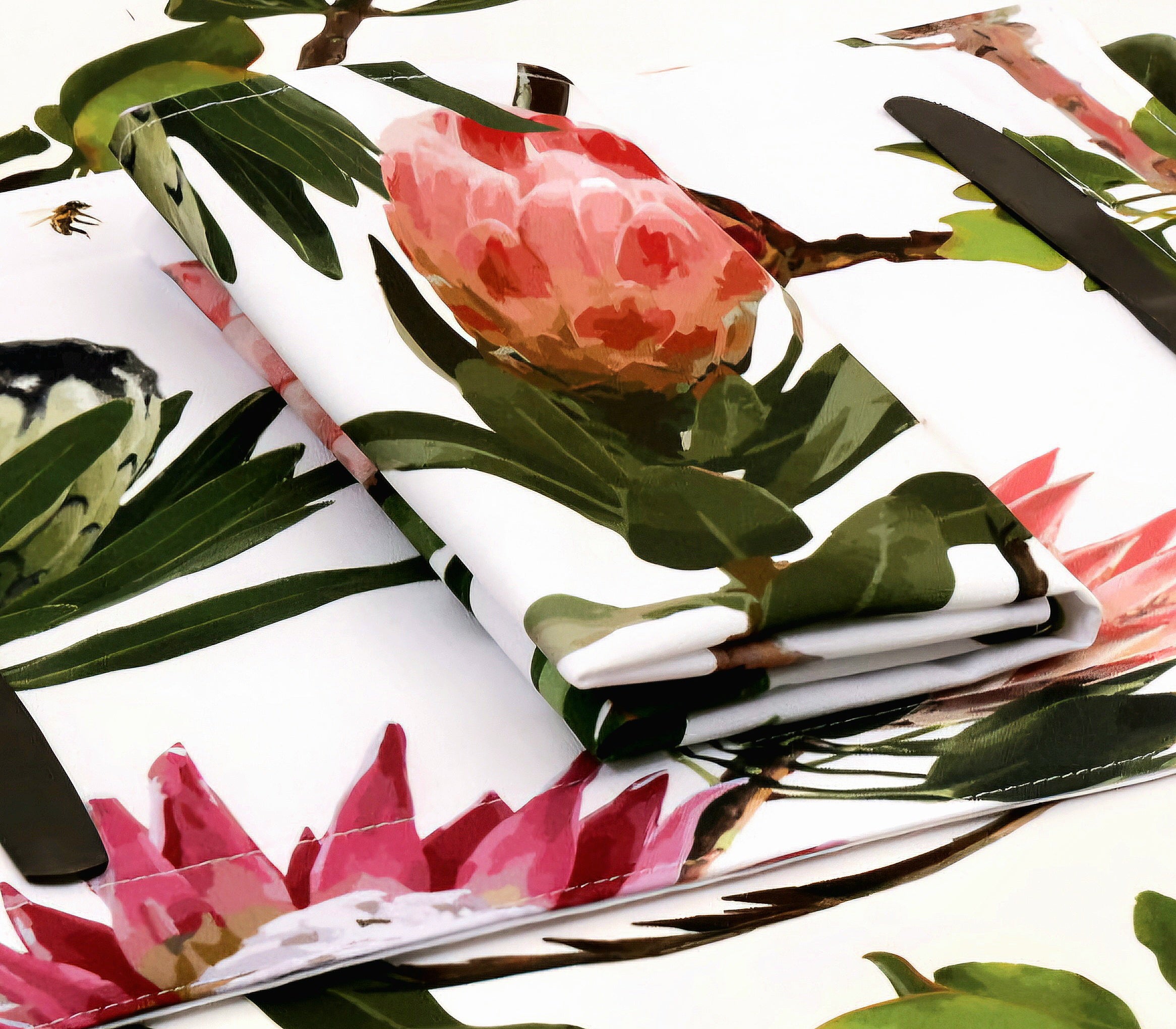 DSA Linen Cape Sugarbird Protea White Round Tablecloth, 180cm