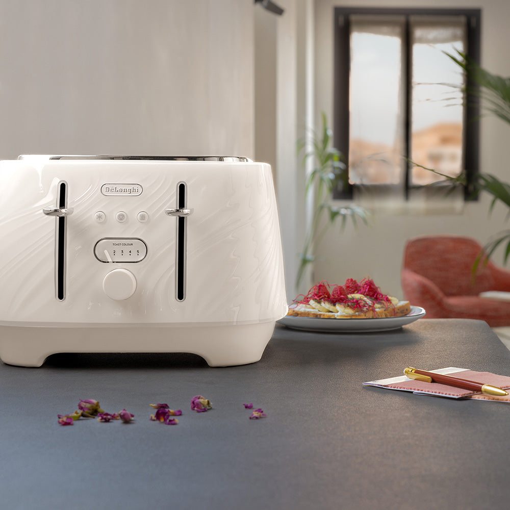 DeLonghi Ballerina Seta 4 Slice Toaster