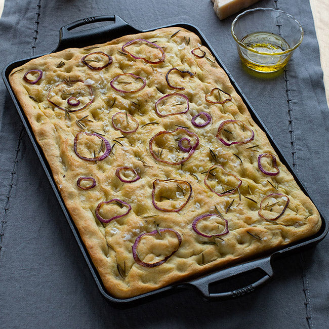 Lodge Seasoned Cast Iron Baking Pan, 39cm
