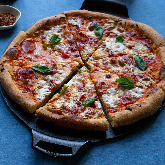 Lodge Seasoned Cast Iron Pizza Pan, 38cm