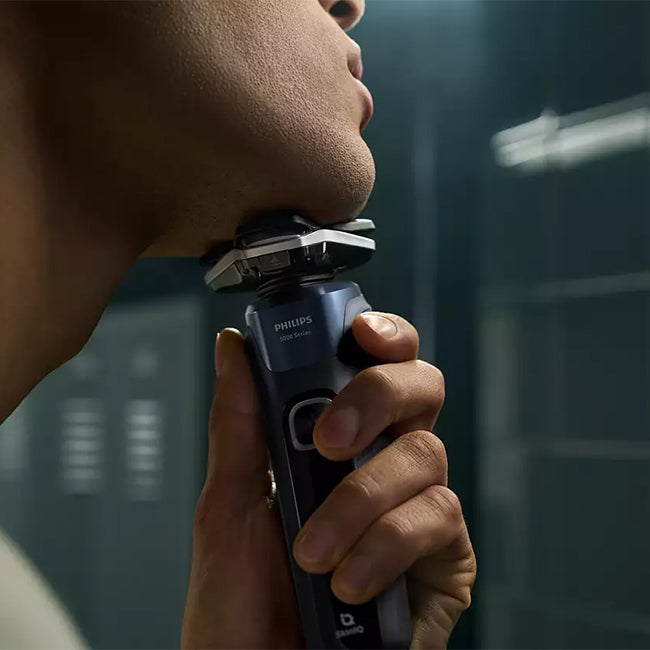 Philips Series 5000 SkinIQ Wet & Dry Electric Shaver