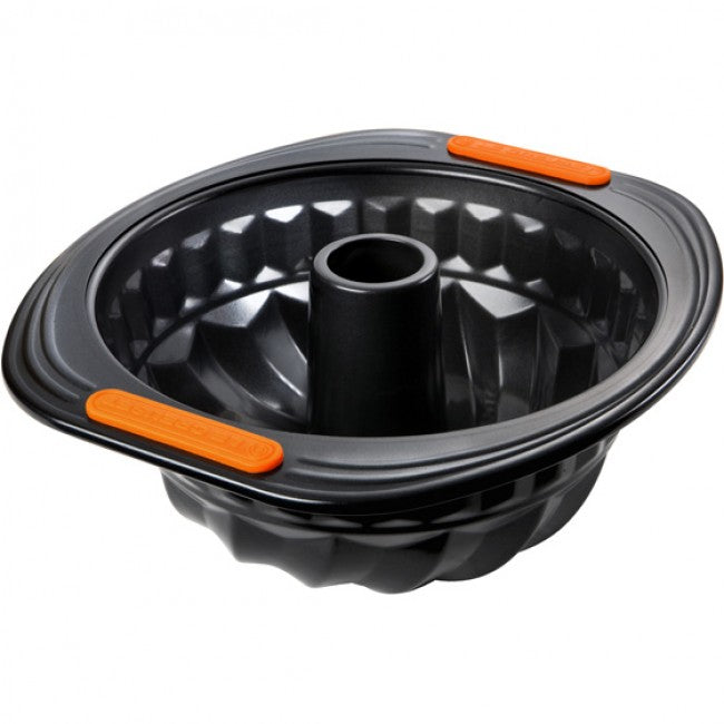 Le Creuset Non-Stick Fluted Cake Pan, 22cm